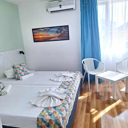 Chance Sarafovo בית הארחה 3*