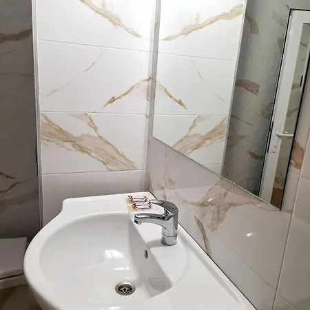 Chance Sarafovo בית הארחה