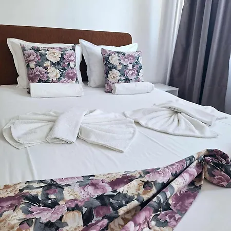 Chance Sarafovo بيت ضيافة