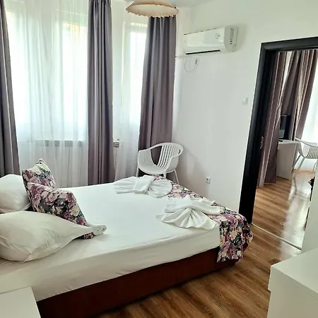 Chance Sarafovo 招待所 3*