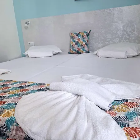 Chance Sarafovo 招待所 3*