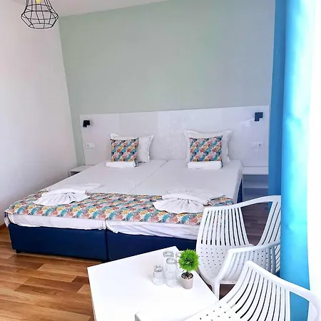 Chance Sarafovo 招待所 3*